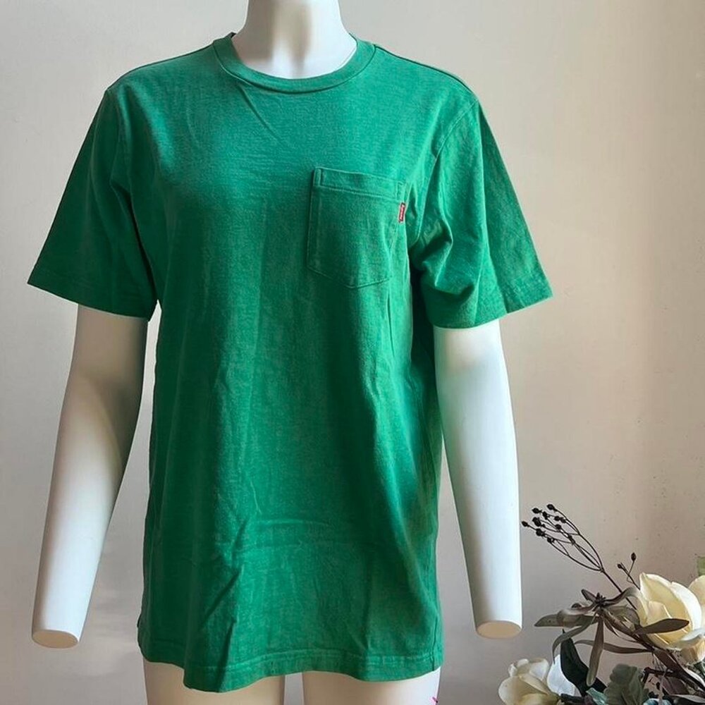 SUPREME Men's Medium Green T-Shirt with pocket detail